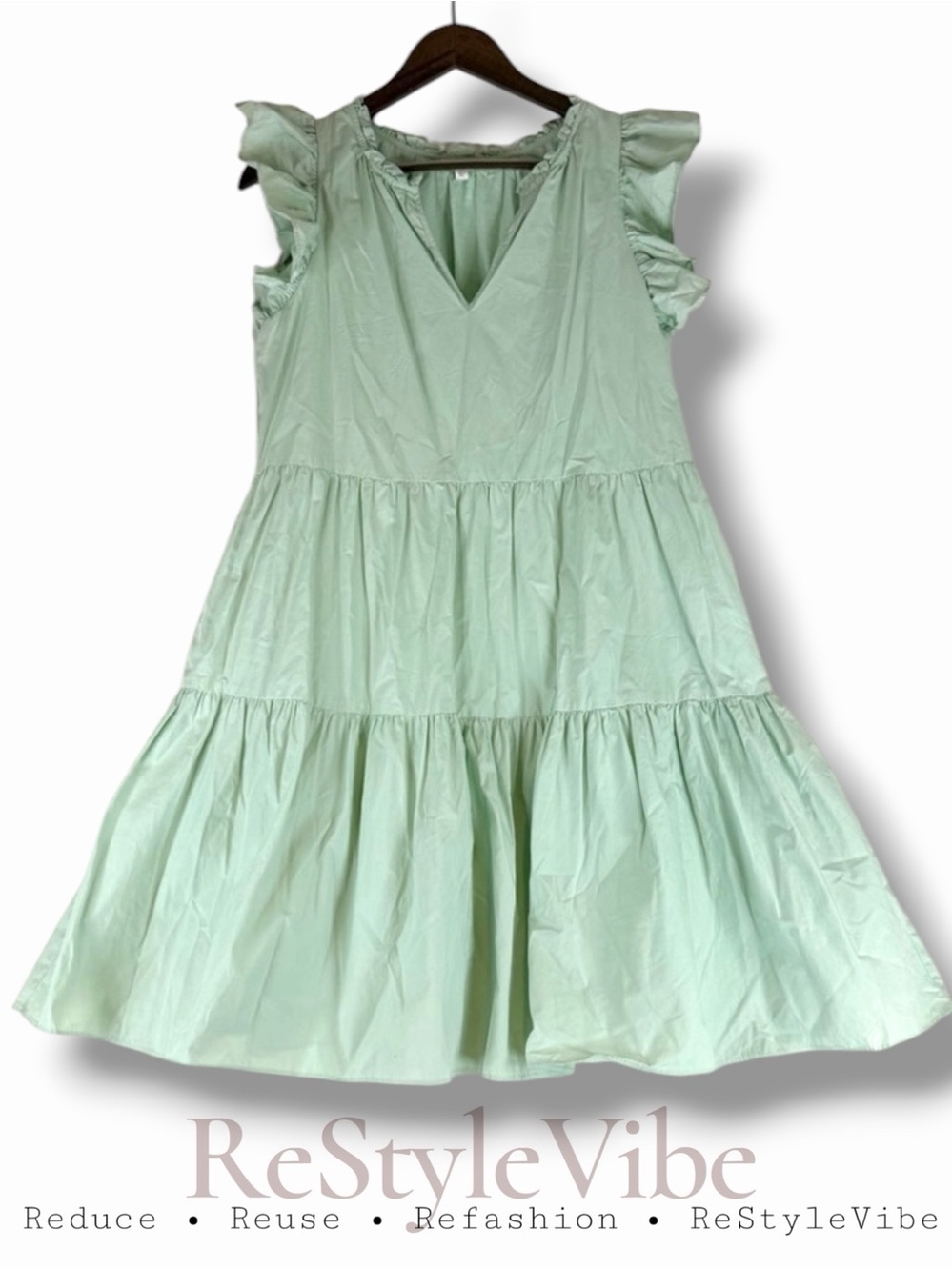 A LOVES A Women’s Size M Dress Mini Length Ruffle V-Neck Lined Babydoll Tiered